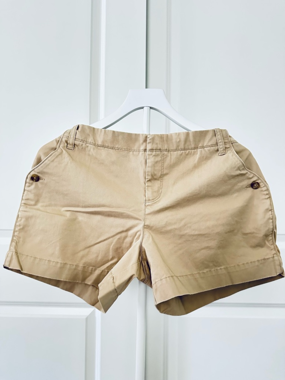 Women’s Old Navy Casual Beige Shorts Size 12